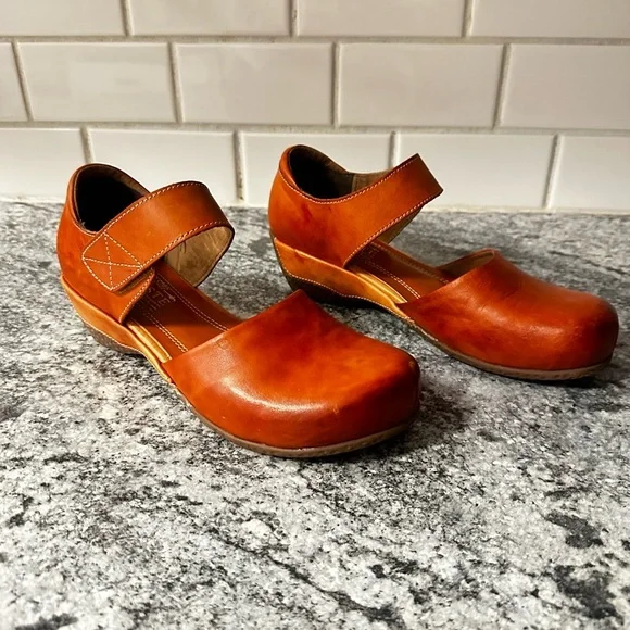 L’ARTISTE 39 Gloss Pansy leather velcro ankle strap comfort minimalist Mary Jane - Picture 1 of 10